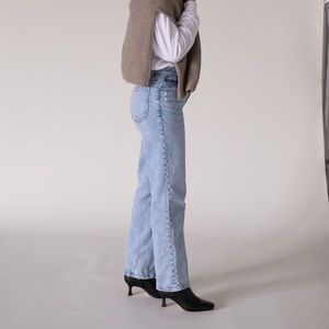 Abercrombie Ultra High Rise 90’s Straight Jeans